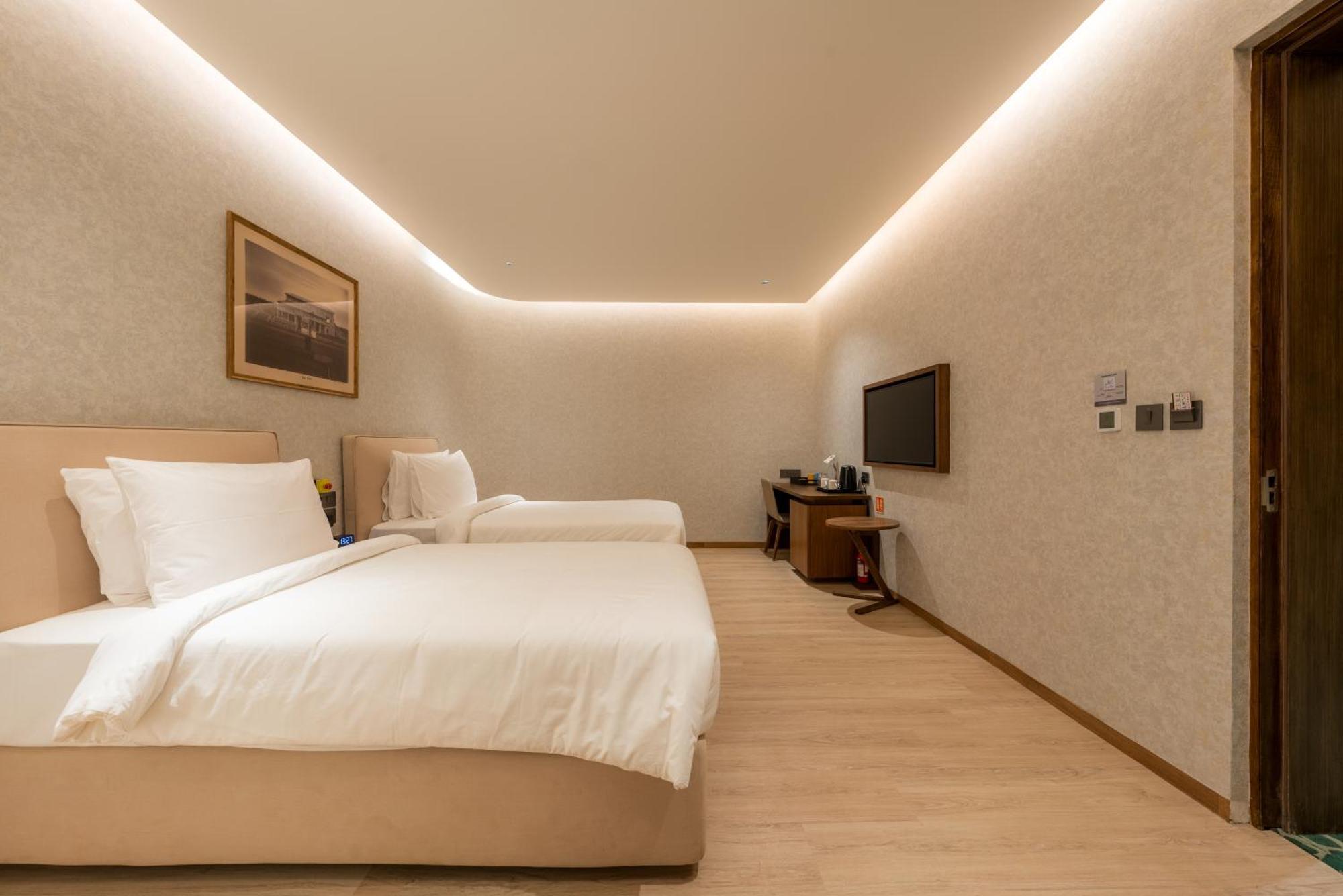 080 Transit Hotel, T2 Turuvekere 外观 照片